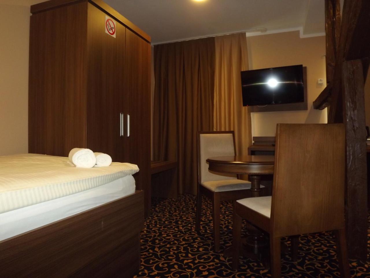 Hotel Zum Weissen Ochsen Ален Экстерьер фото